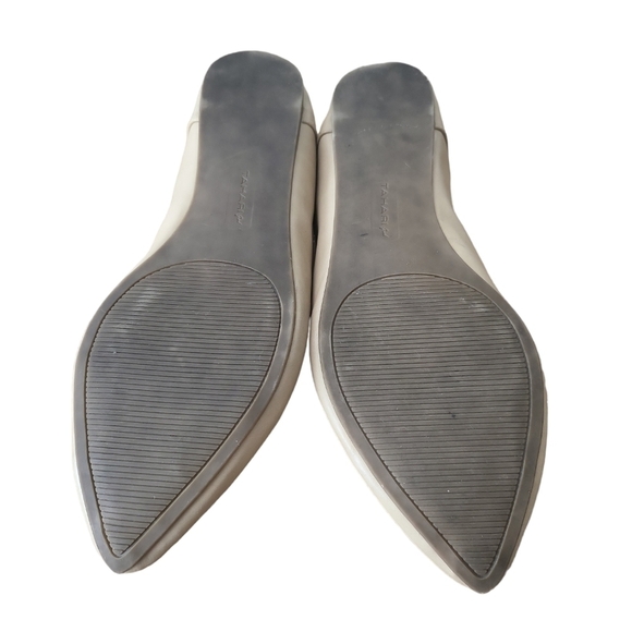 Tahari Girl "Adithya" Blush Faux Leather Gold Signature Slip On Loafer Size 9 - Picture 7 of 7